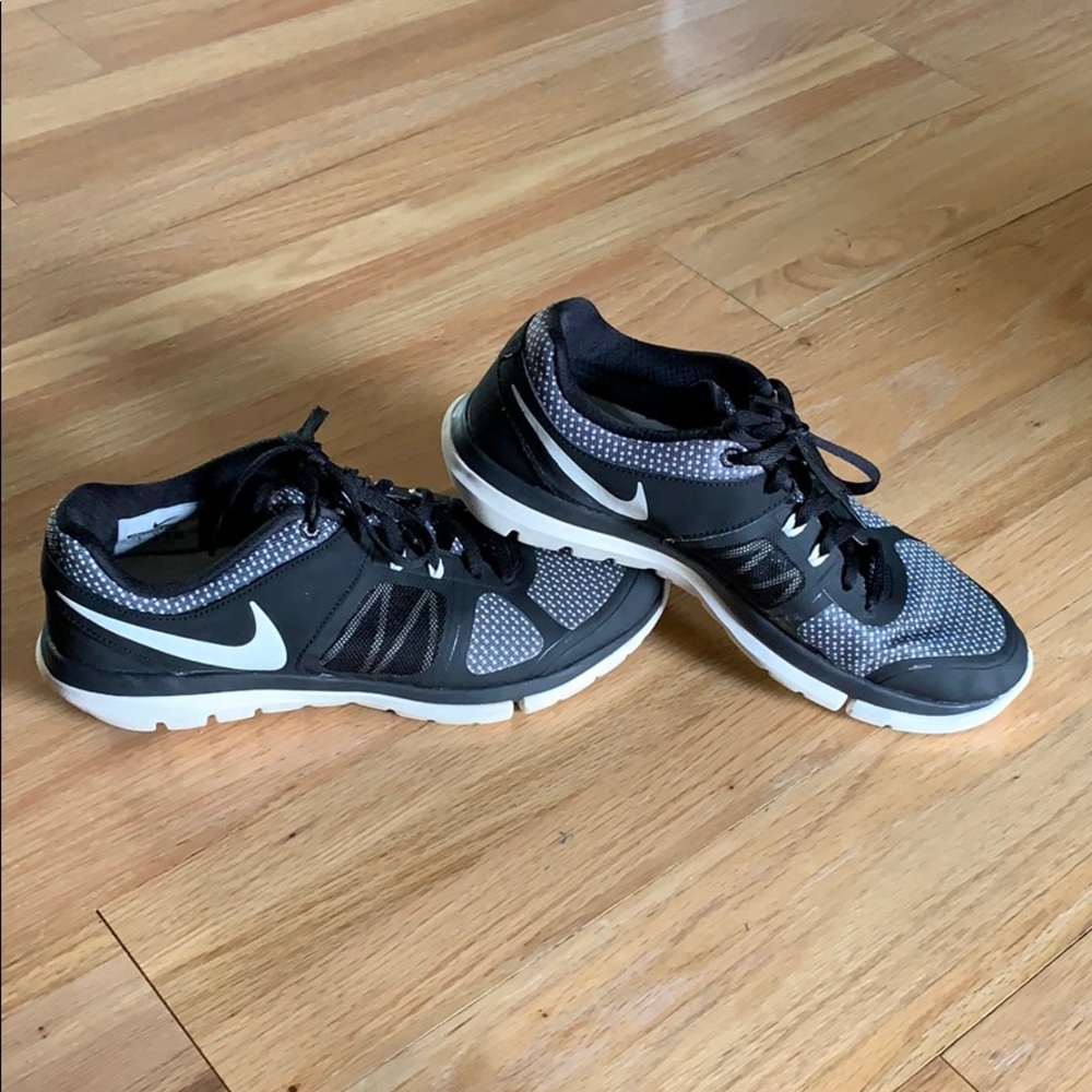 Nike Shoes: Size:7.5